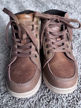 LIKE NEW Falls Creek Boys boots size 13